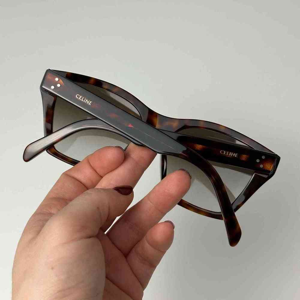 BRAND NEW CELINE CL40090F 5652F Women Sunglasses
AUTHENTIC CELINE SUNGLASSES - Picture 6 of 6